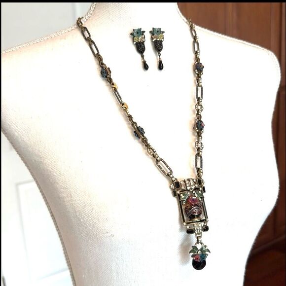 SWEET ROMANCE ART DECO NECKLACE & EARRING SET - Picture 5 of 5